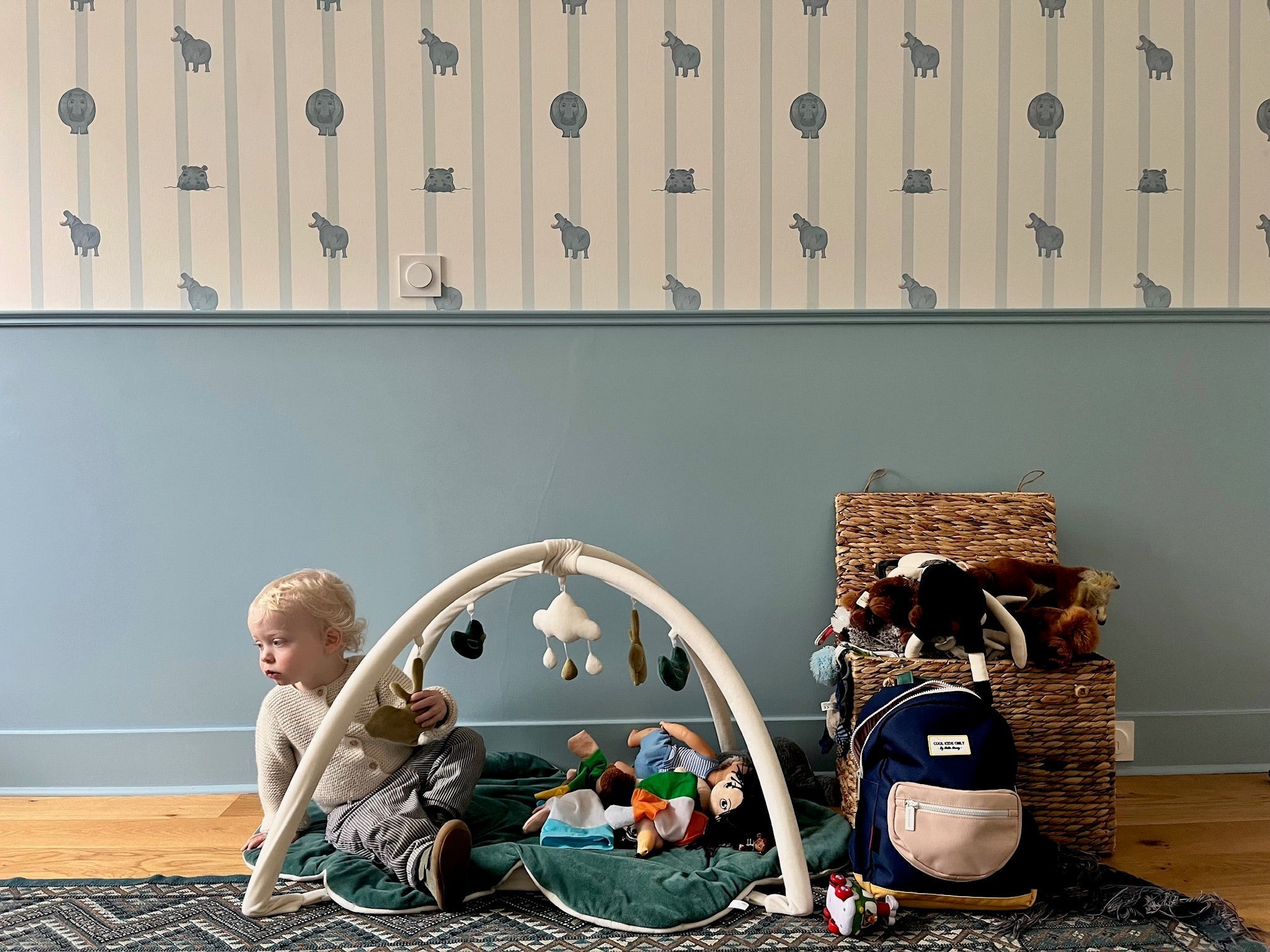 Soubassement, tête de lit ou total look : comment doser le papier peint ? Image