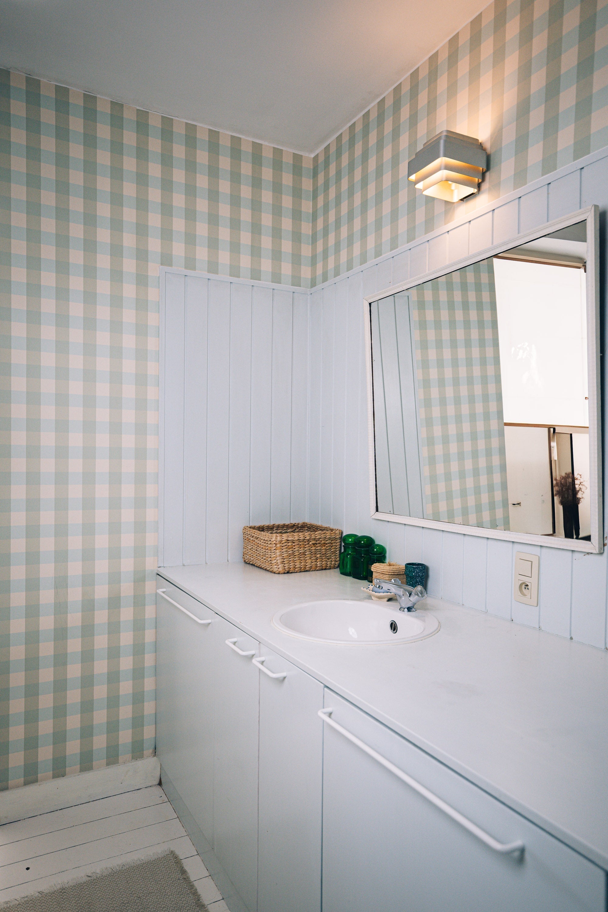 Papier peint dans la salle de bain: bonne ou mauvaise idée ? Image