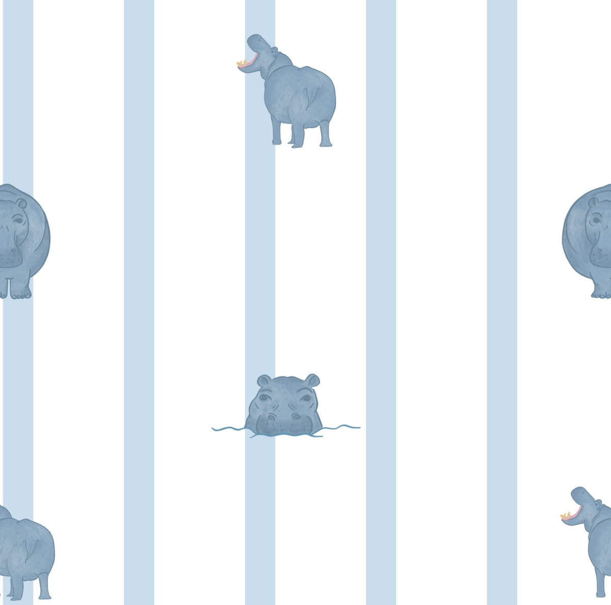 Gros plan sur le motif du papier peint Paul, composé de rayures verticales bleu clair et de petites illustrations d'hippopotames sur fond blanc.